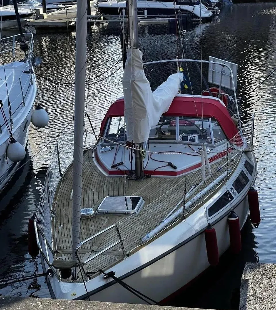 Úszó hotel Sailingboat, Next To Ferry Hotel Santa Cruz de la Palma